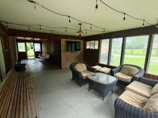 1270 Benson Lane, Green Oaks, IL 60048