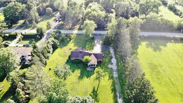 1270 Benson Lane, Green Oaks, IL 60048