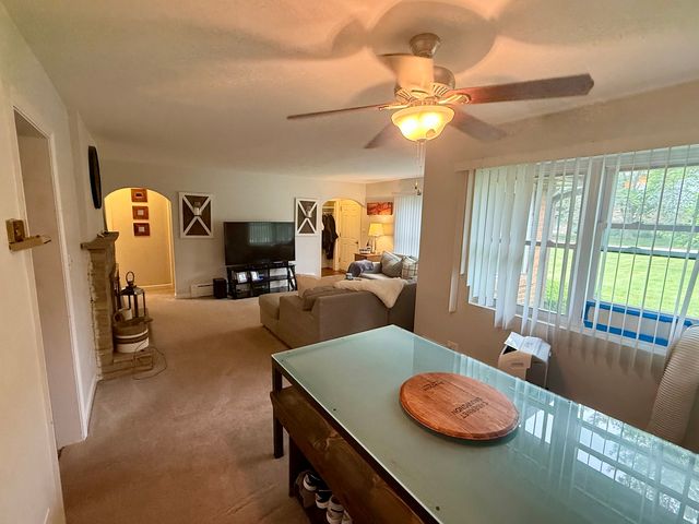 1270 Benson Lane, Green Oaks, IL 60048