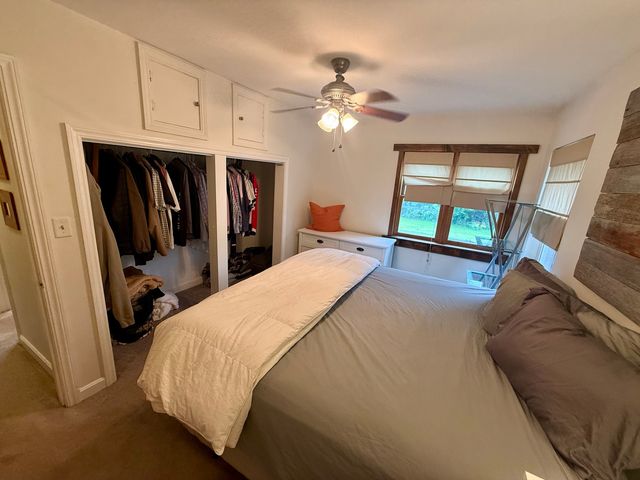 1270 Benson Lane, Green Oaks, IL 60048