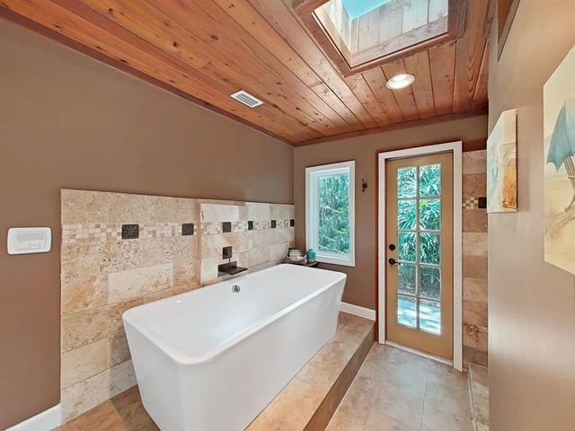 18835 TRACER DRIVE, Lutz, FL 33549