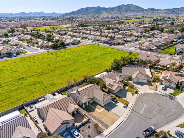 26337 Sosa Court, Menifee, CA 92585