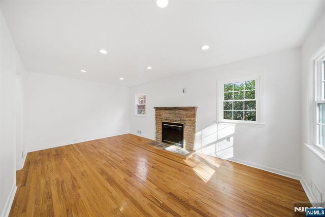 61 Rose Street, Cresskill, NJ 07626