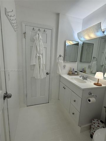 15650 SW 80th Street F-208, Miami, FL 33193