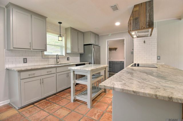 1141 Aurora Pl, Baton Rouge, LA 70806