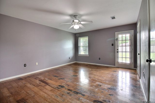 1141 Aurora Pl, Baton Rouge, LA 70806