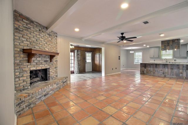 1141 Aurora Pl, Baton Rouge, LA 70806