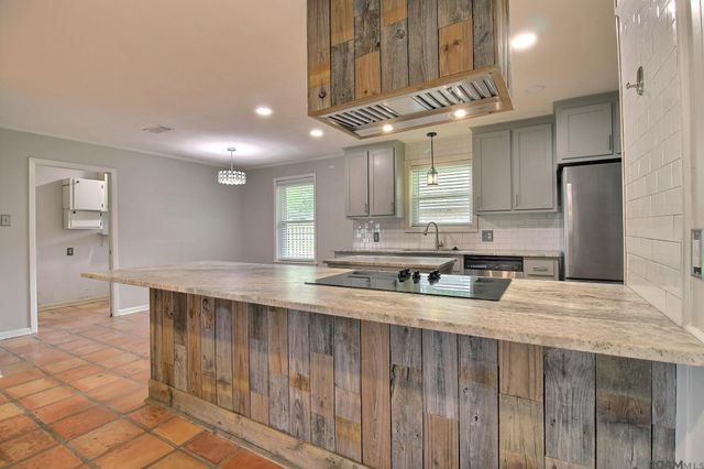 1141 Aurora Pl, Baton Rouge, LA 70806