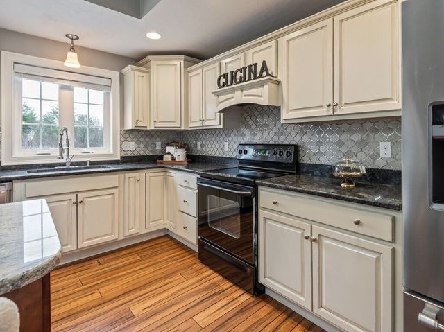 32 Jennings Rd, Charlton, MA 01507