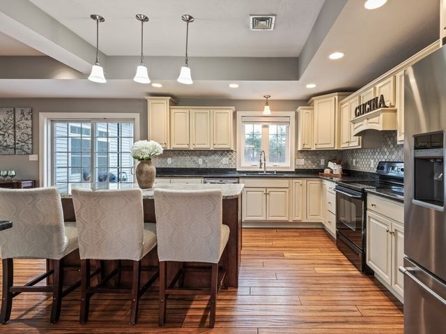 32 Jennings Rd, Charlton, MA 01507