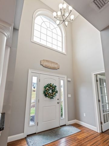 32 Jennings Rd, Charlton, MA 01507