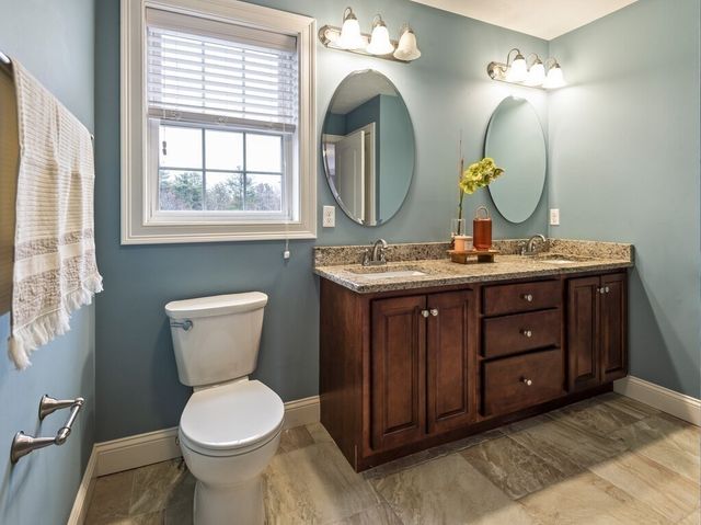 32 Jennings Rd, Charlton, MA 01507