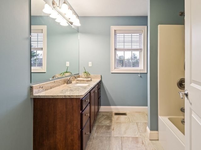 32 Jennings Rd, Charlton, MA 01507