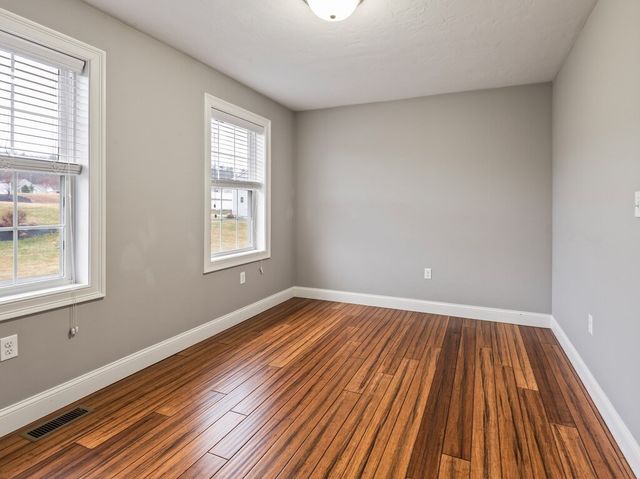 32 Jennings Rd, Charlton, MA 01507