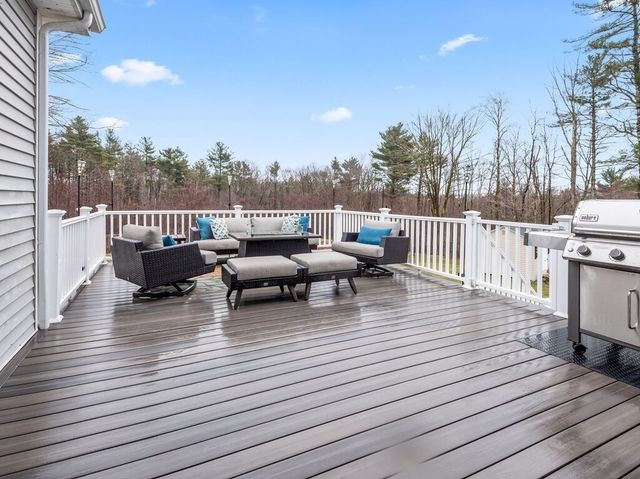 32 Jennings Rd, Charlton, MA 01507