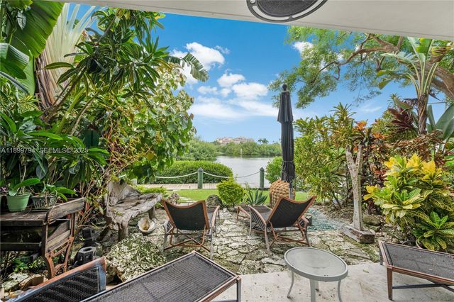 6100 Paradise Point Drive, Palmetto Bay, FL 33157