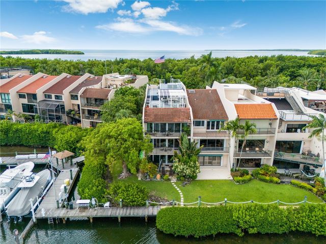 6100 Paradise Point Drive, Palmetto Bay, FL 33157