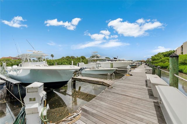 6100 Paradise Point Drive, Palmetto Bay, FL 33157
