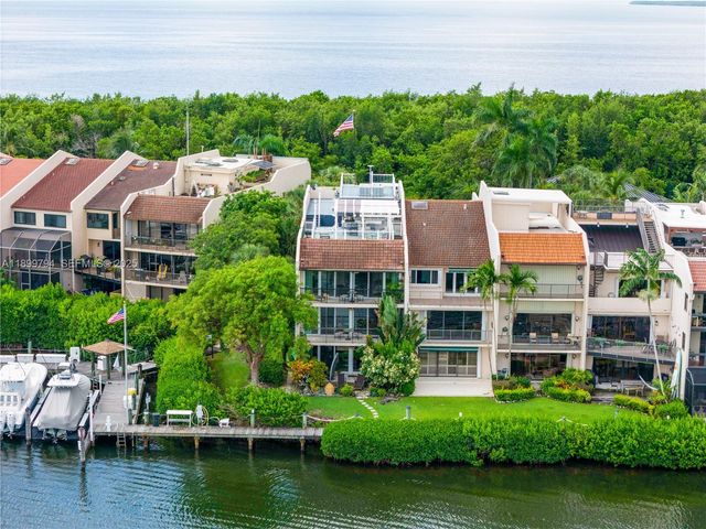 6100 Paradise Point Drive, Palmetto Bay, FL 33157