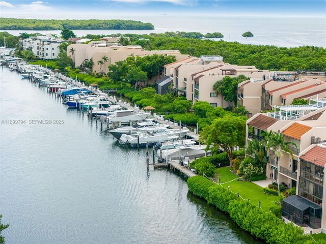 6100 Paradise Point Drive, Palmetto Bay, FL 33157