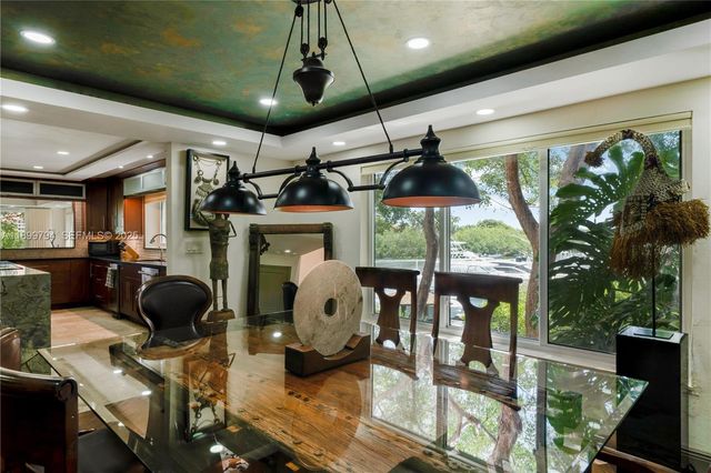 6100 Paradise Point Drive, Palmetto Bay, FL 33157
