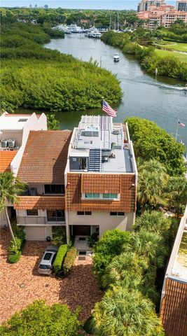 6100 Paradise Point Drive, Palmetto Bay, FL 33157