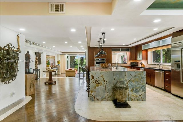 6100 Paradise Point Drive, Palmetto Bay, FL 33157