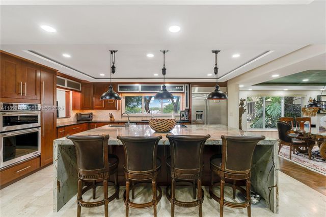 6100 Paradise Point Drive, Palmetto Bay, FL 33157