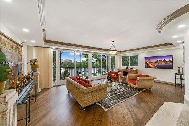 6100 Paradise Point Drive, Palmetto Bay, FL 33157