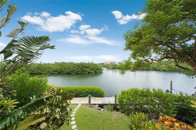 6100 Paradise Point Drive, Palmetto Bay, FL 33157