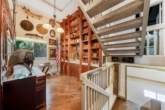 6100 Paradise Point Drive, Palmetto Bay, FL 33157