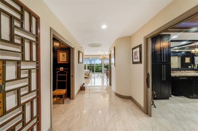 6100 Paradise Point Drive, Palmetto Bay, FL 33157
