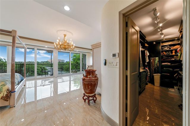 6100 Paradise Point Drive, Palmetto Bay, FL 33157