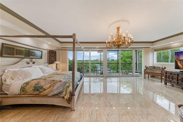 6100 Paradise Point Drive, Palmetto Bay, FL 33157