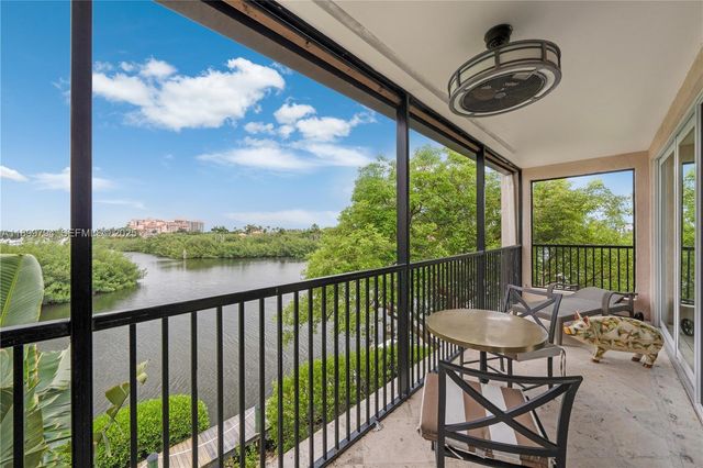 6100 Paradise Point Drive, Palmetto Bay, FL 33157