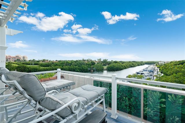 6100 Paradise Point Drive, Palmetto Bay, FL 33157