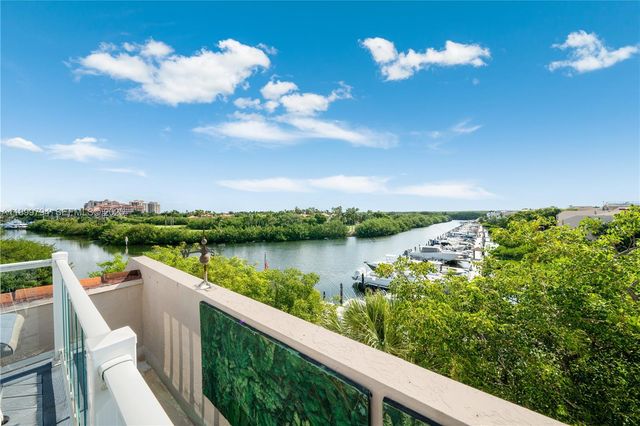 6100 Paradise Point Drive, Palmetto Bay, FL 33157