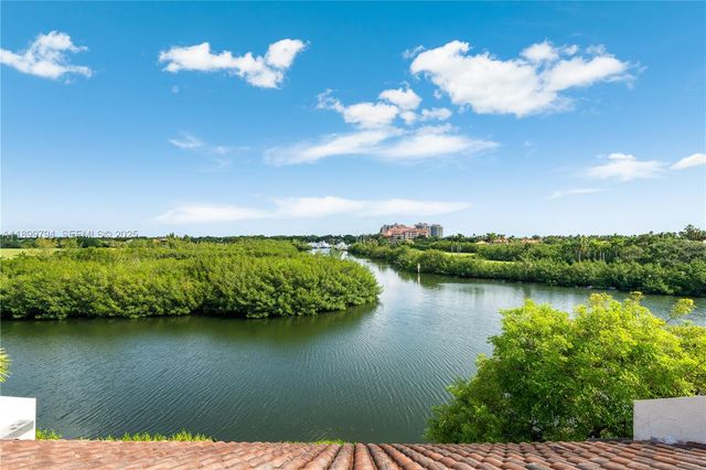 6100 Paradise Point Drive, Palmetto Bay, FL 33157