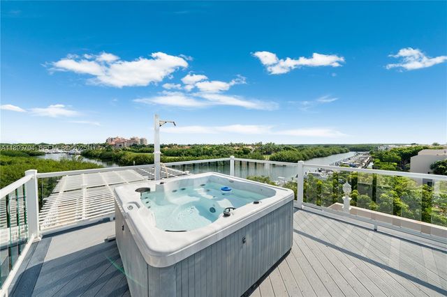 6100 Paradise Point Drive, Palmetto Bay, FL 33157