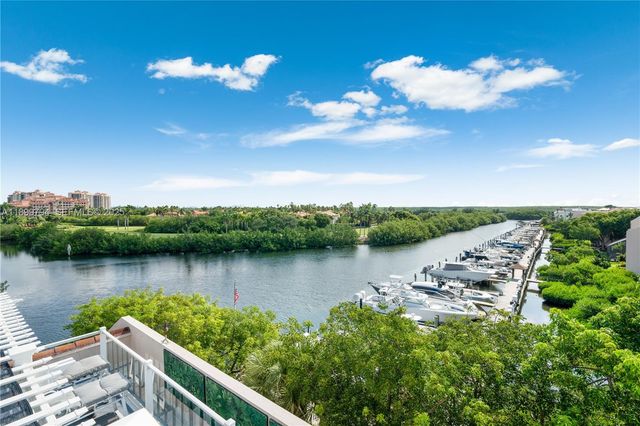 6100 Paradise Point Drive, Palmetto Bay, FL 33157