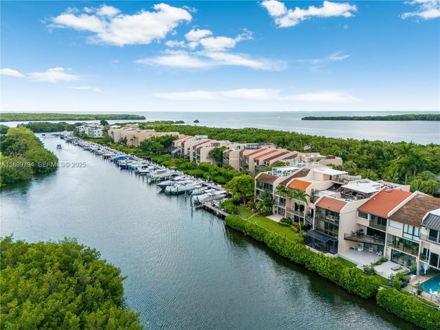 6100 Paradise Point Drive, Palmetto Bay, FL 33157