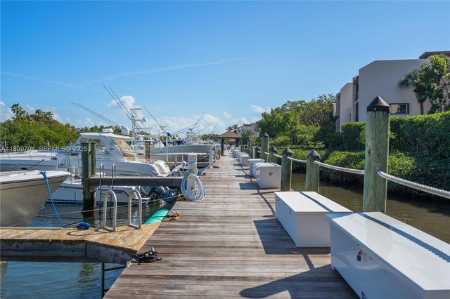 6100 Paradise Point Drive, Palmetto Bay, FL 33157