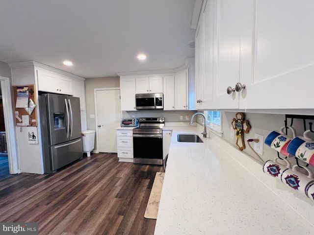 436 THOMPSON CIR, Colonial Beach, VA 22443