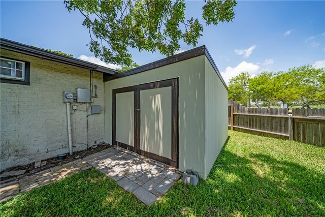 6906 Aswan Dr, Corpus Christi, TX 78412