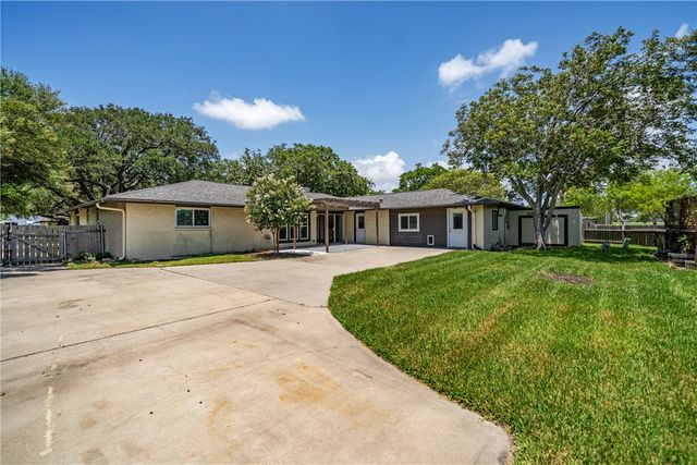 6906 Aswan Dr, Corpus Christi, TX 78412