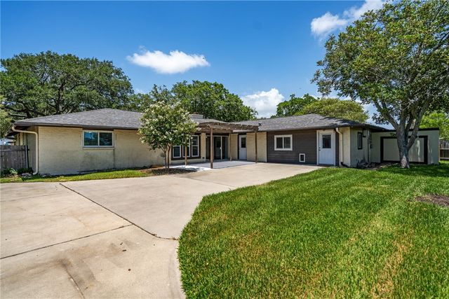 6906 Aswan Dr, Corpus Christi, TX 78412