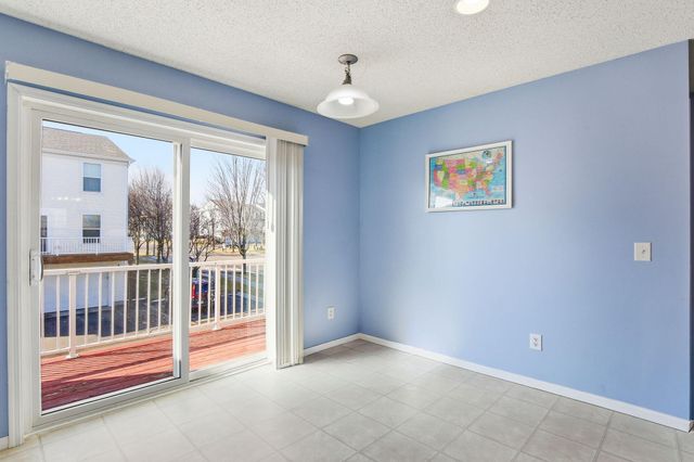 891 Ledgestone Drive, Mahtomedi, MN 55115