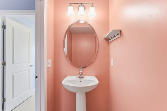 891 Ledgestone Drive, Mahtomedi, MN 55115