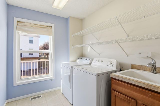 891 Ledgestone Drive, Mahtomedi, MN 55115