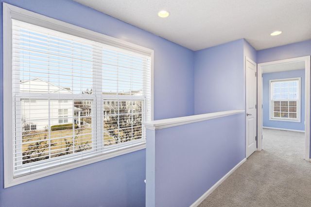 891 Ledgestone Drive, Mahtomedi, MN 55115